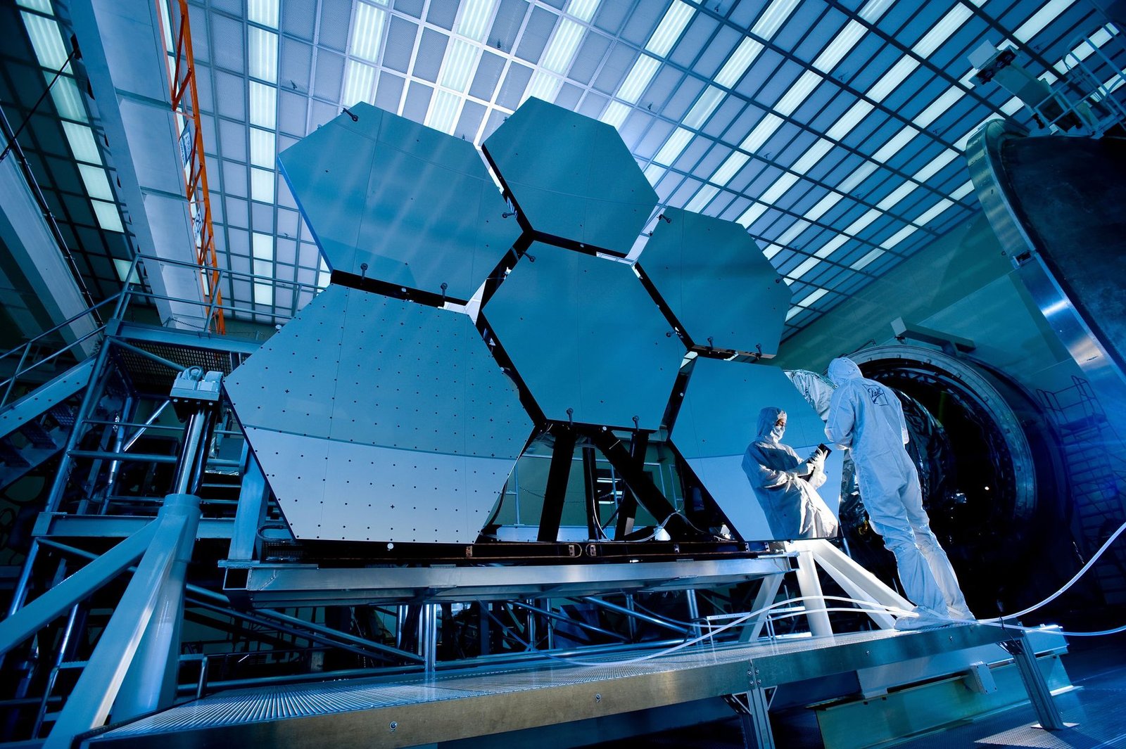 James Webb: il telescopio spaziale che guarda indietro nel tempo