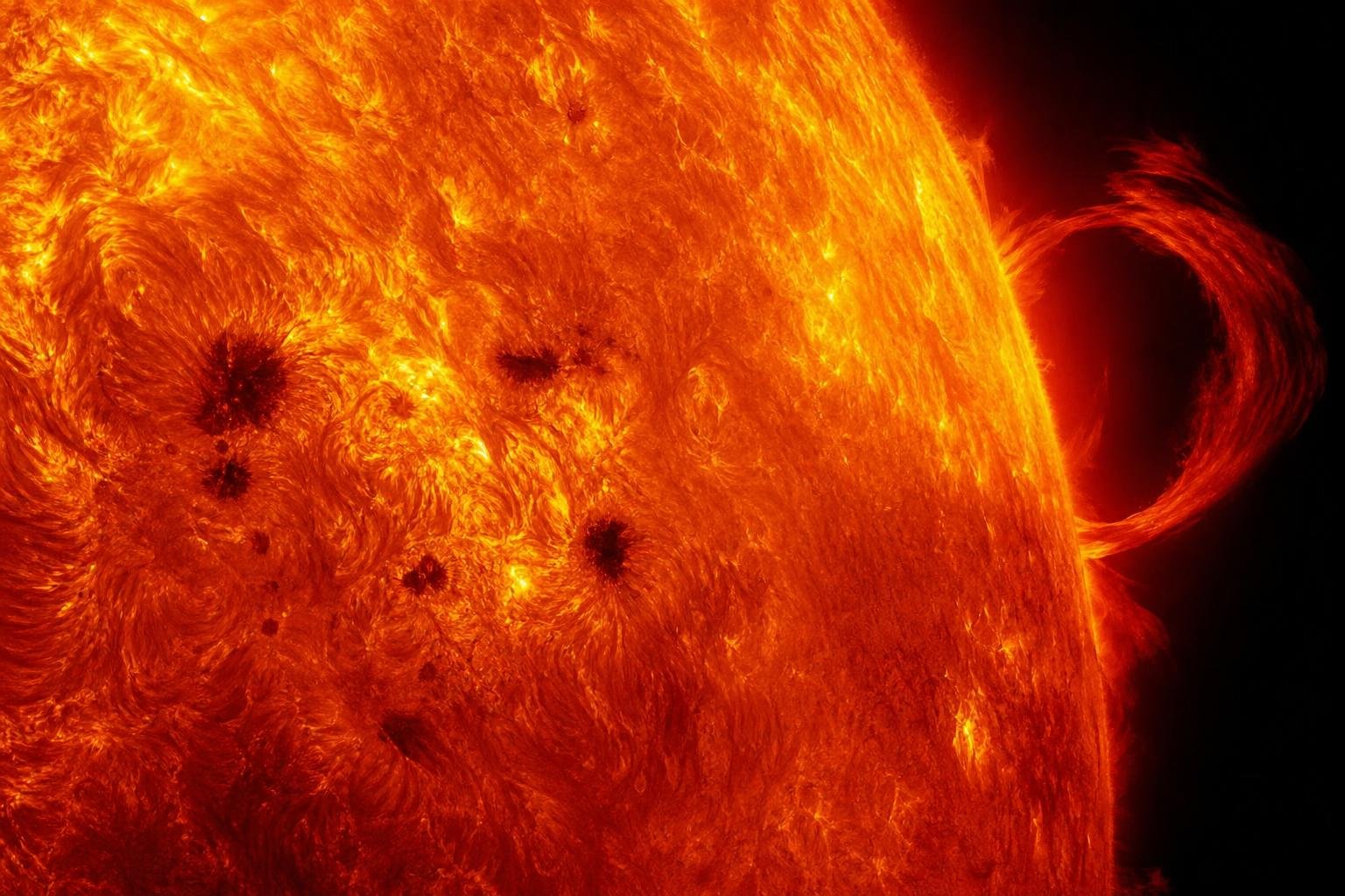 Il Sole: fusione nucleare, macchie solari e tempeste geomagnetiche