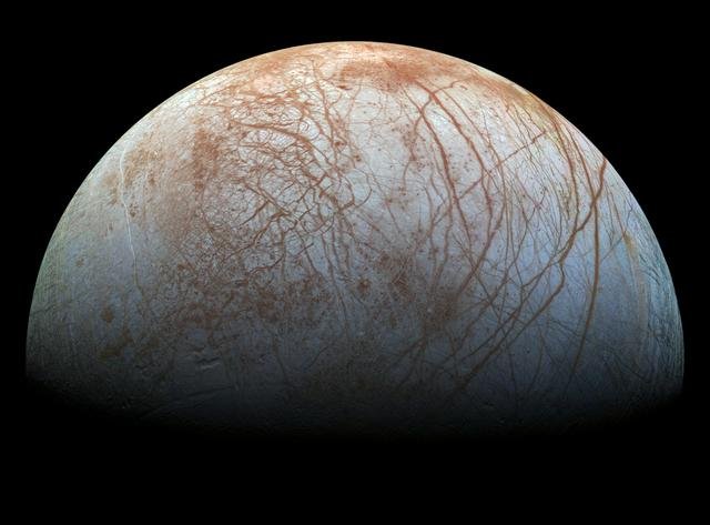 Le lune oceano: Europa, Encelado e la ricerca di vita aliena