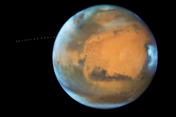 Deimos, la piu piccola e distante delle due lune di Marte