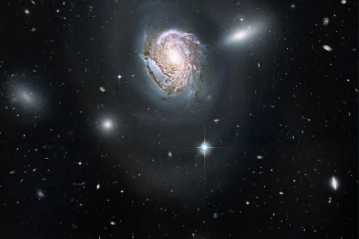 Una galassia ellittica ricca di stelle antiche
