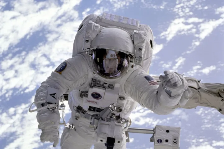 La vita quotidiana a bordo della Stazione Spaziale Internazionale